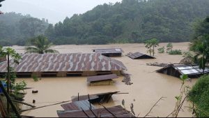 হাওরের বুকে নৌকার মেলা